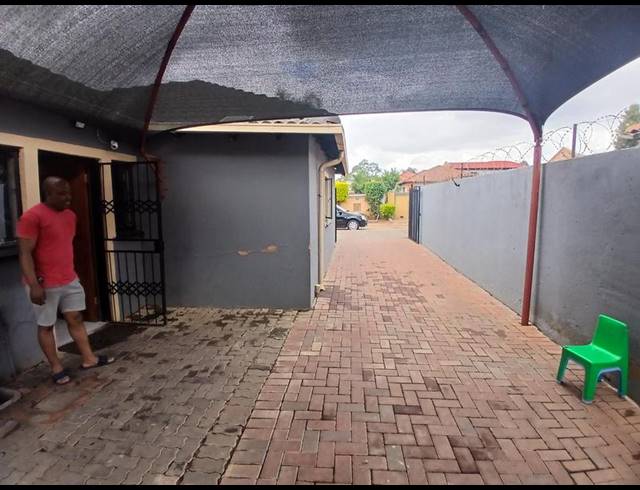 3 BEDROOM HOUSE FOR SALE IN THE ORCHARDS